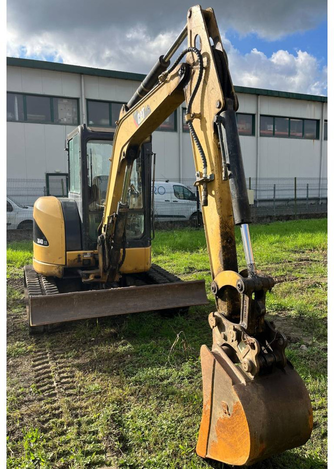 CAT 304DCR - Pásové rýpadlo: obrázok 3 CAT 304DCR - Pásové rýpadlo: obrázok 3