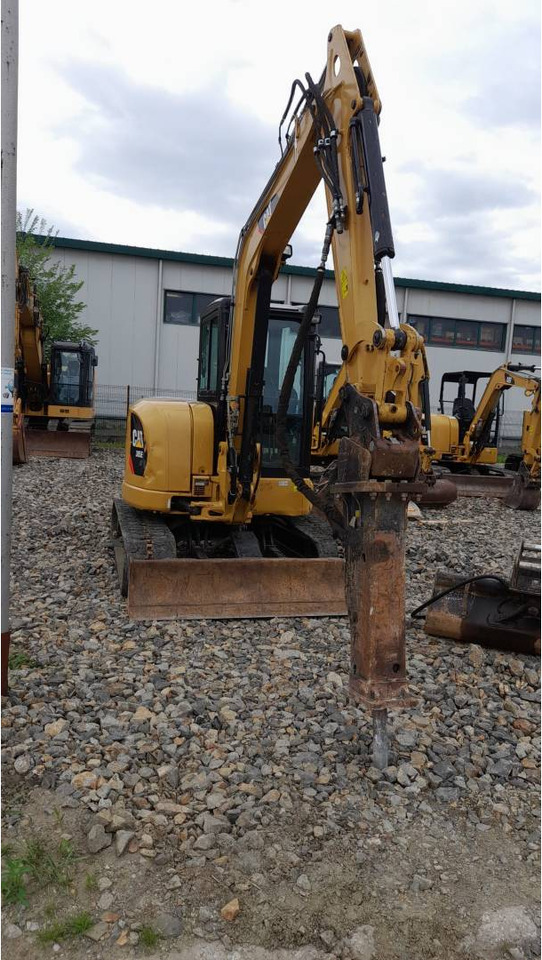 CAT 305E2CR - Pásové rýpadlo: obrázok 2 CAT 305E2CR - Pásové rýpadlo: obrázok 2