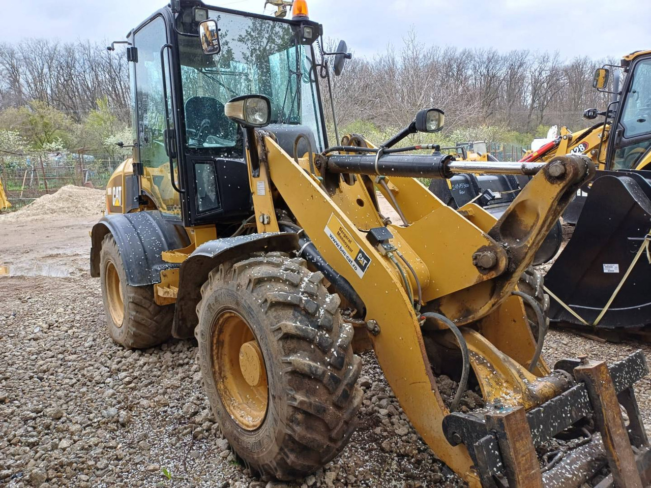 CAT 908H2 - Kolesový nakladač: obrázok 2 CAT 908H2 - Kolesový nakladač: obrázok 2