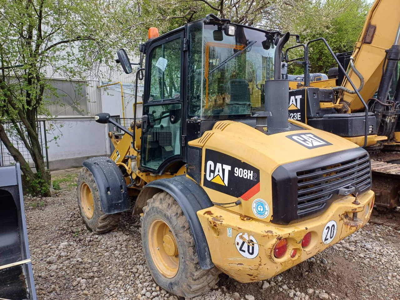 CAT 908H2 - Kolesový nakladač: obrázok 4 CAT 908H2 - Kolesový nakladač: obrázok 4