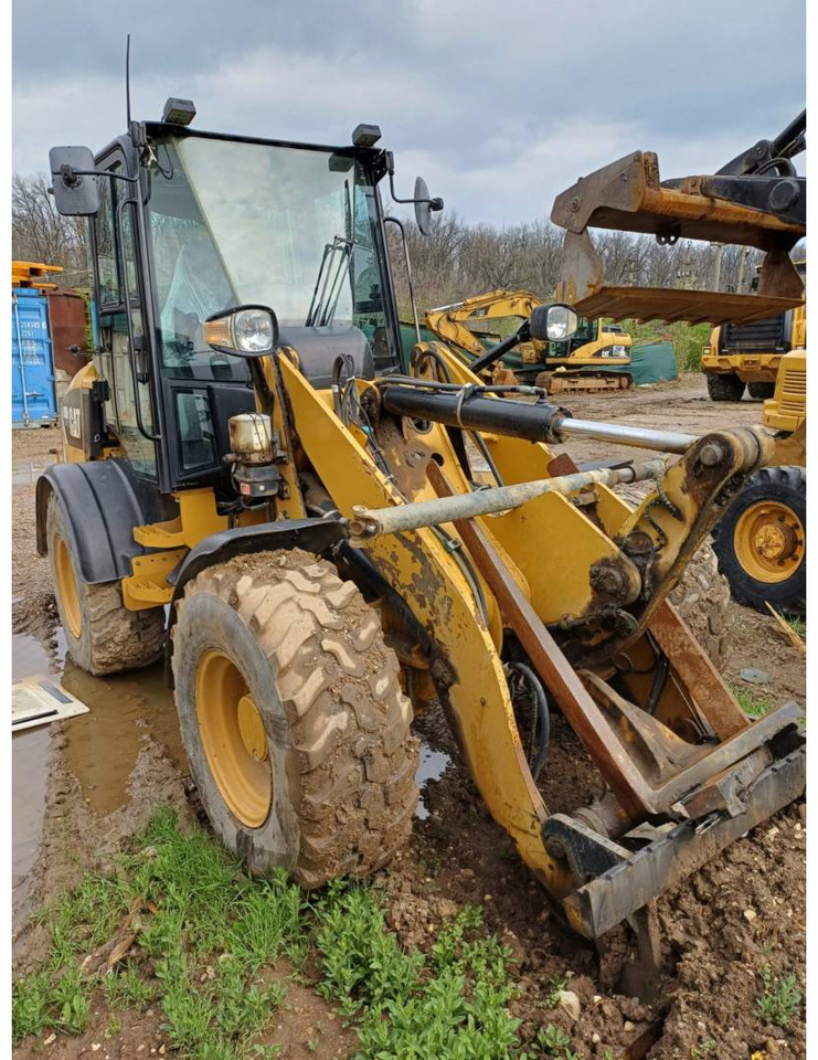 CAT 908M - Kolesový nakladač: obrázok 2 CAT 908M - Kolesový nakladač: obrázok 2