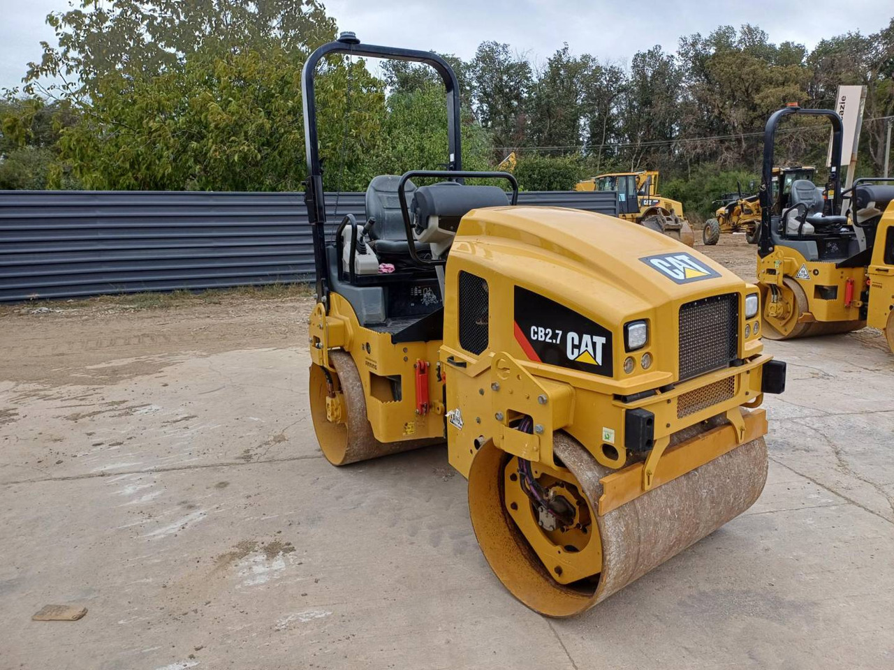 CAT CB2.7LRC - Cestný valec: obrázok 2 CAT CB2.7LRC - Cestný valec: obrázok 2