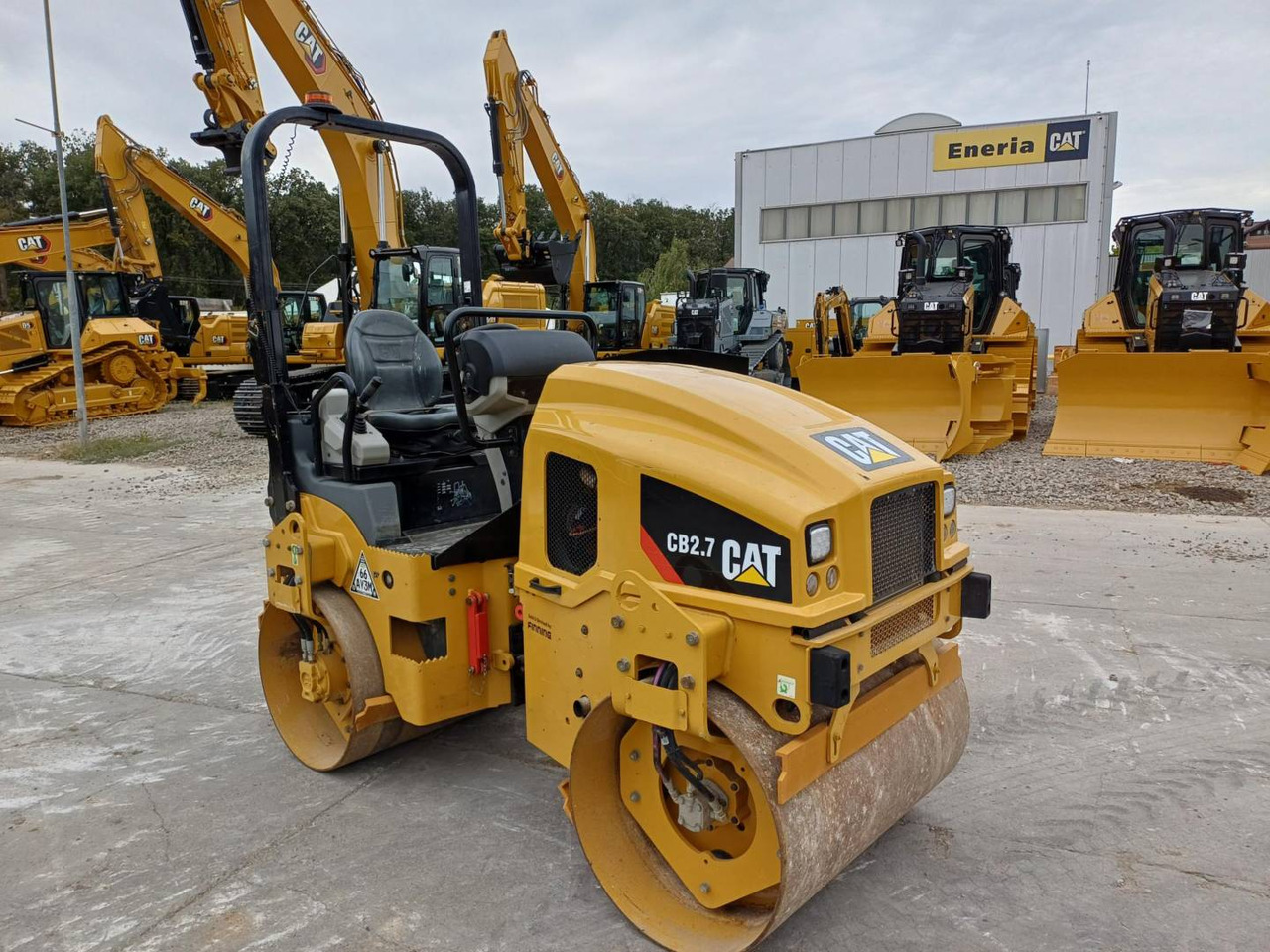 CAT CB2.7LRC - Cestný valec: obrázok 2 CAT CB2.7LRC - Cestný valec: obrázok 2