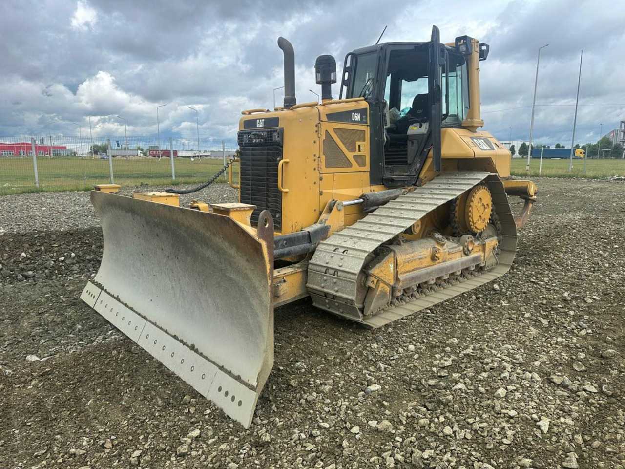 CAT D6NXL - Buldozér: obrázok 1 CAT D6NXL - Buldozér: obrázok 1