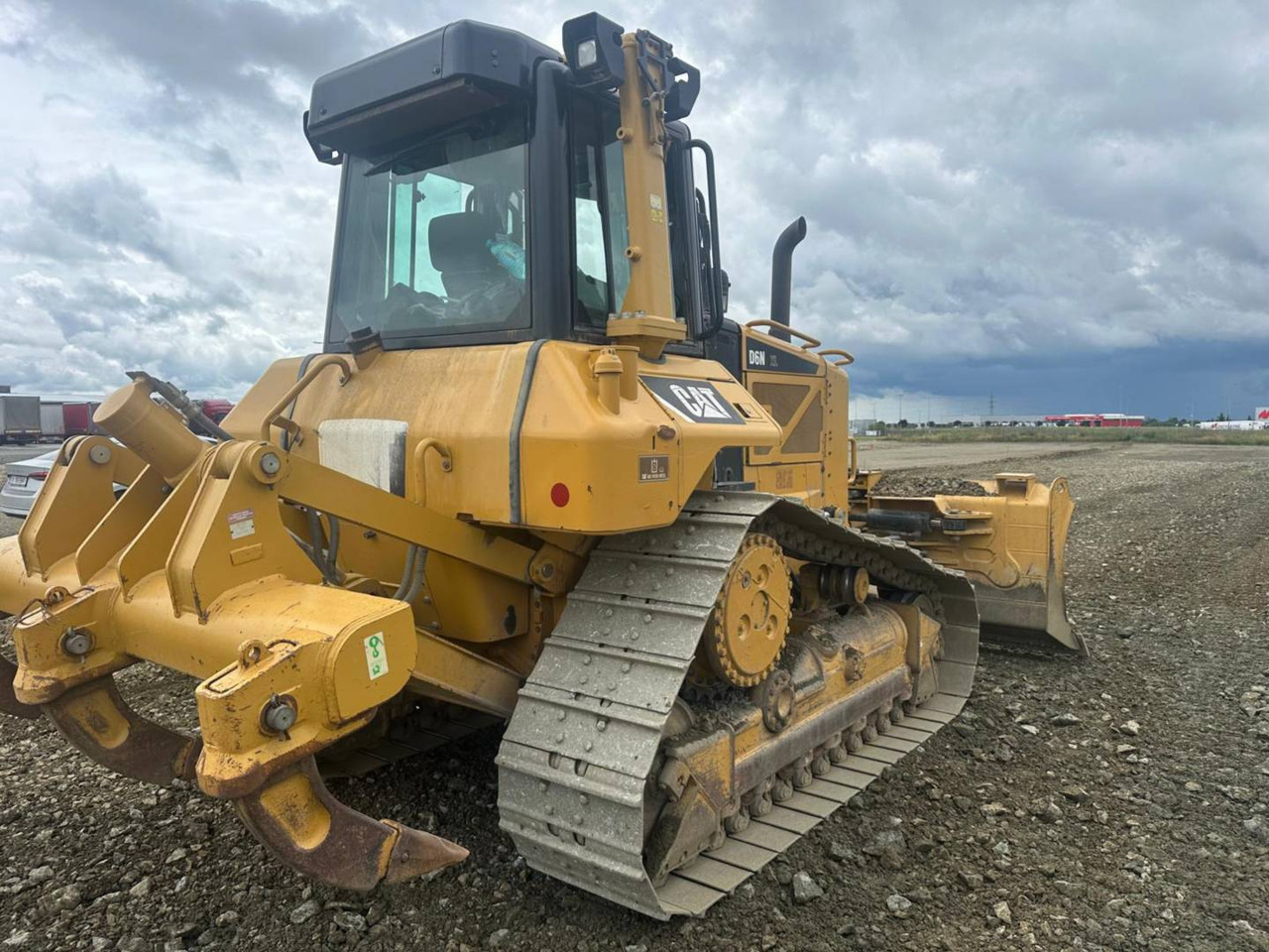 CAT D6NXL - Buldozér: obrázok 3 CAT D6NXL - Buldozér: obrázok 3