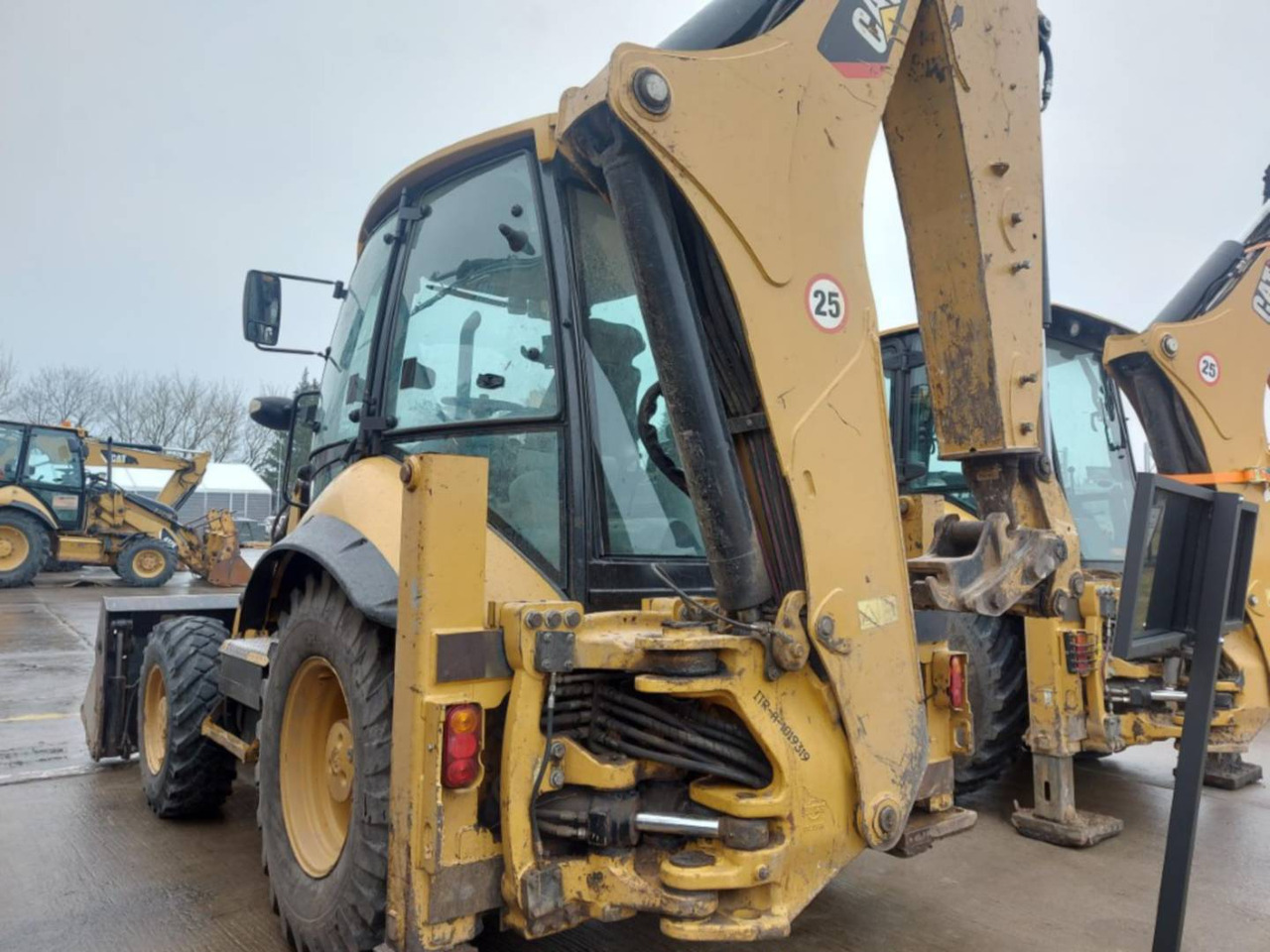 CAT 432F - Rýpadlo-nakladač: obrázok 4 CAT 432F - Rýpadlo-nakladač: obrázok 4