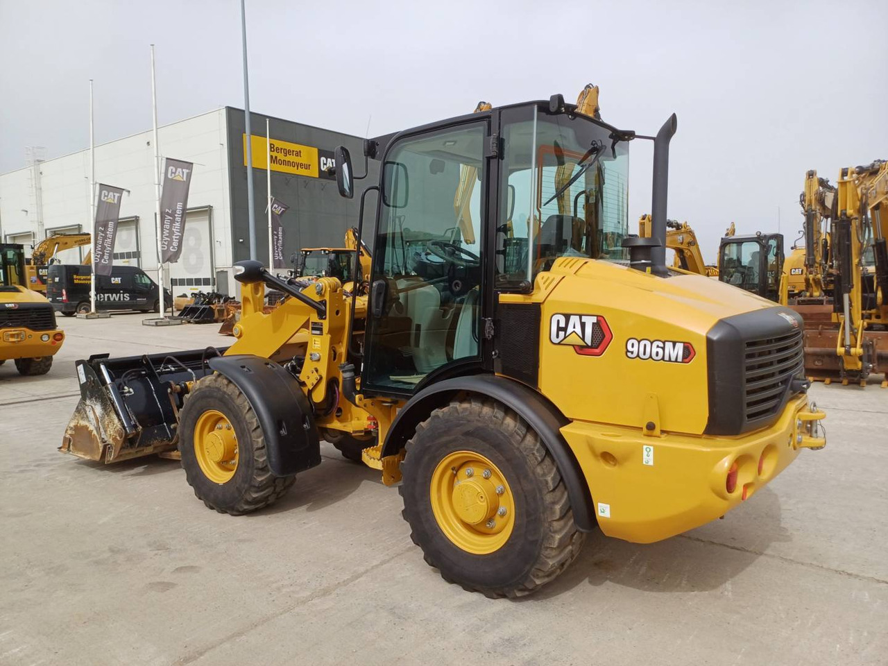 CAT 906 M - Kolesový nakladač: obrázok 4 CAT 906 M - Kolesový nakladač: obrázok 4