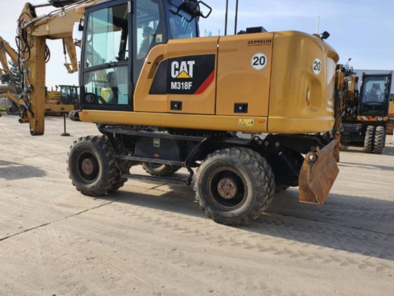 CAT M318F - Kolesové rýpadlo: obrázok 4 CAT M318F - Kolesové rýpadlo: obrázok 4