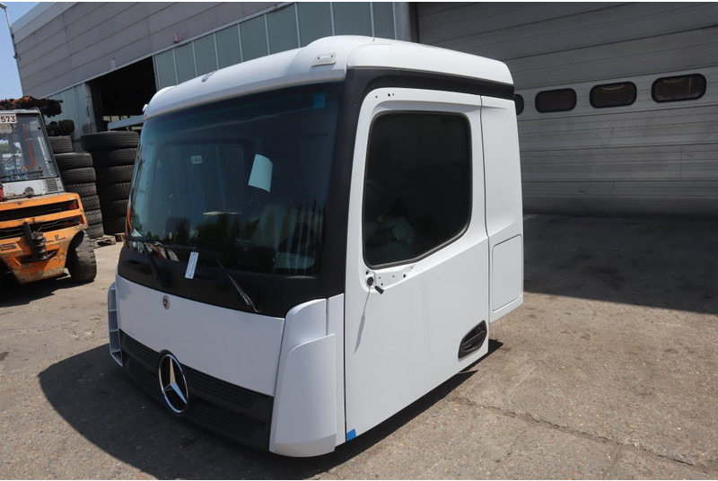 Mercedes-Benz AROCS M-CAB CLASSICSPACE 2.3 M - Kabína a interiér pre Nákladné auto: obrázok 2 Mercedes-Benz AROCS M-CAB CLASSICSPACE 2.3 M - Kabína a interiér pre Nákladné auto: obrázok 2