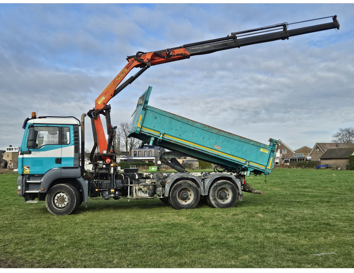 MAN TGA 33.360 TIPPER 3 SIDE CRANE PALFINGER 16502 *REMOTE CONTROL - Sklápač: obrázok 3 MAN TGA 33.360 TIPPER 3 SIDE CRANE PALFINGER 16502 *REMOTE CONTROL - Sklápač: obrázok 3