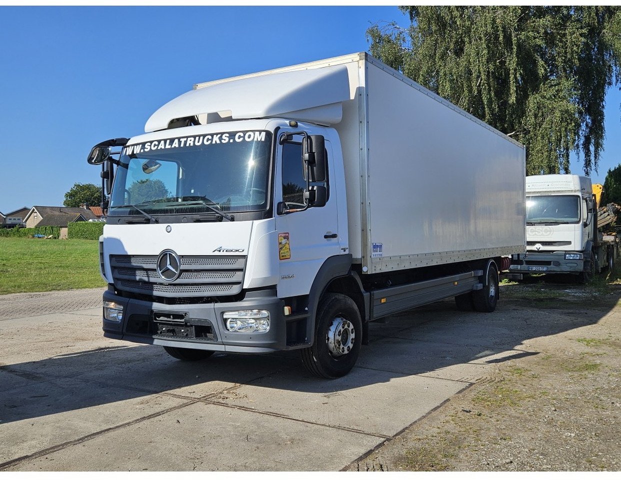 Mercedes-Benz Atego 1624 Euro 6 Closed Box Loading lift very clean - Skříňový nákladní auto: obrázok 1 Mercedes-Benz Atego 1624 Euro 6 Closed Box Loading lift very clean - Skříňový nákladní auto: obrázok 1