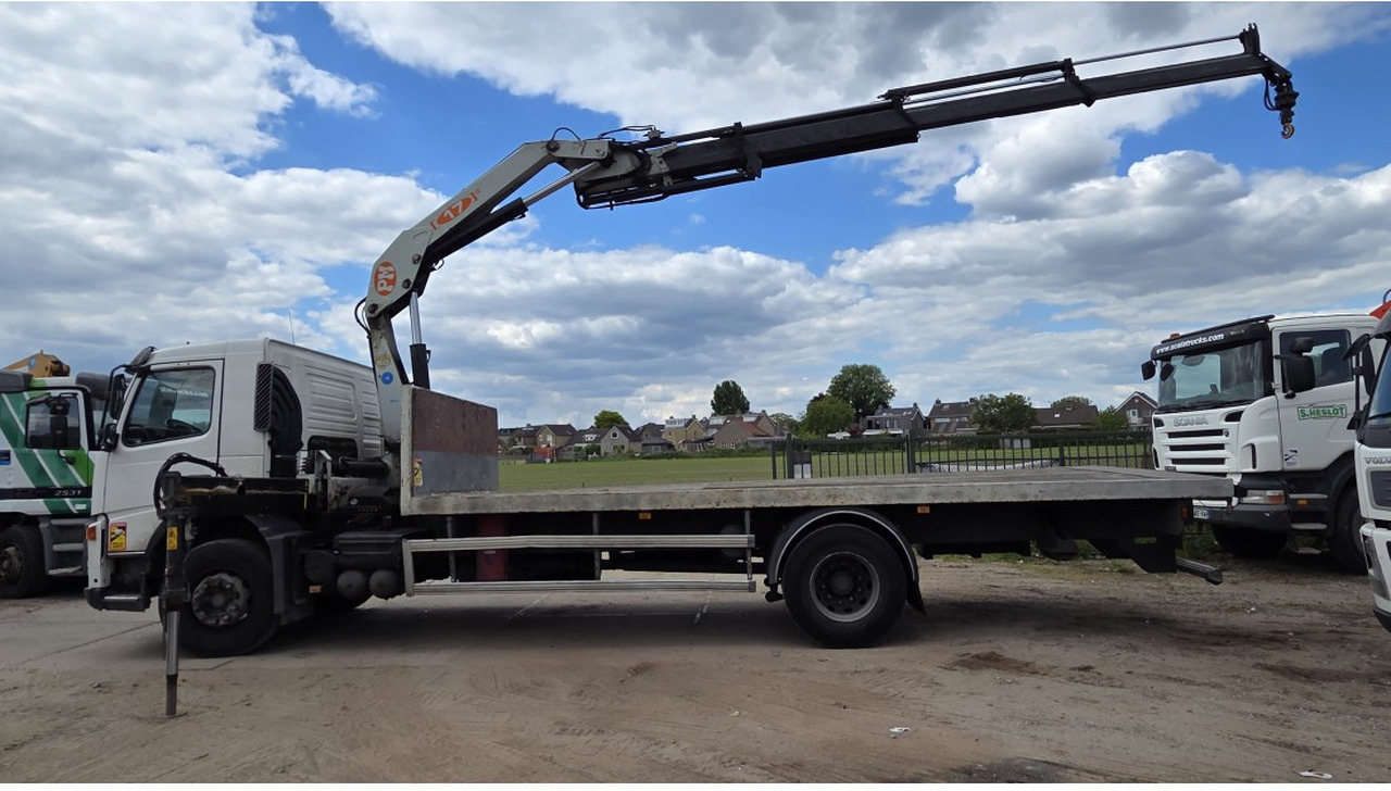 VOLVO FM 330 FLATBED 4X2 PM 17 LC 17 TON - Valníkový/ Plošinový nákladný automobil, Auto s hydraulickou rukou: obrázok 2 VOLVO FM 330 FLATBED 4X2 PM 17 LC 17 TON - Valníkový/ Plošinový nákladný automobil, Auto s hydraulickou rukou: obrázok 2