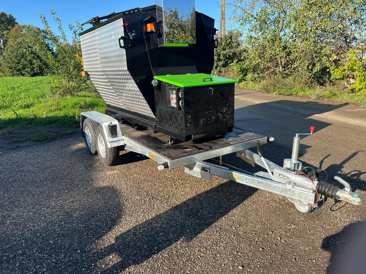 TICAB Asphalt Hot Box from the Manufacturer for 2,8 t, termiskais bunkurs asfaltam HB-2 - Asfaltovací stroj: obrázok 1 TICAB Asphalt Hot Box from the Manufacturer for 2,8 t, termiskais bunkurs asfaltam HB-2 - Asfaltovací stroj: obrázok 1