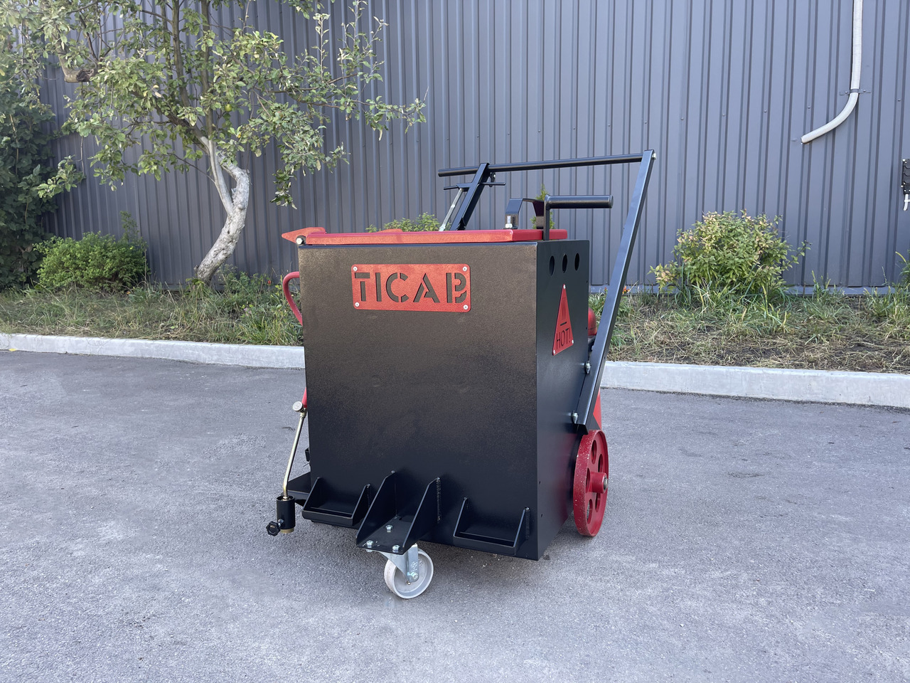 TICAB Mini Crack Sealing Machine , Hand Push Crack Fill Machine, Manufacturer - Rozstrekovač živice: obrázok 2 TICAB Mini Crack Sealing Machine , Hand Push Crack Fill Machine, Manufacturer - Rozstrekovač živice: obrázok 2