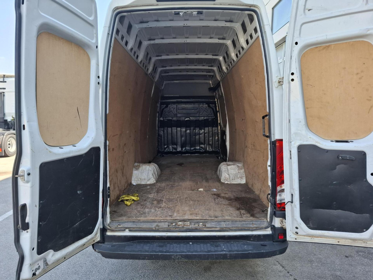 IVECO Daily 35C16V - Mikrobus: obrázok 5 IVECO Daily 35C16V - Mikrobus: obrázok 5