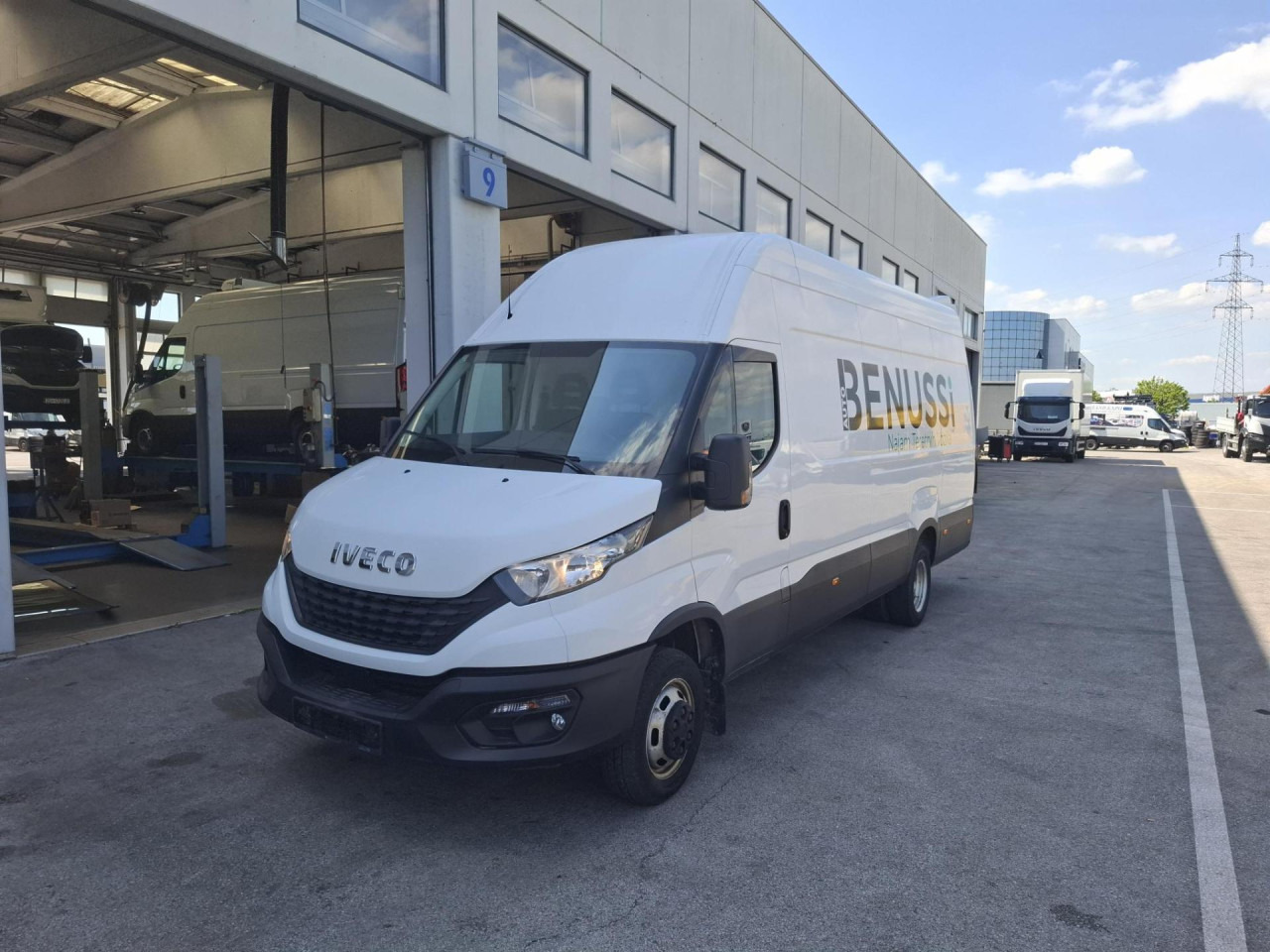 IVECO Daily 35C18H V - Mikrobus: obrázok 1 IVECO Daily 35C18H V - Mikrobus: obrázok 1