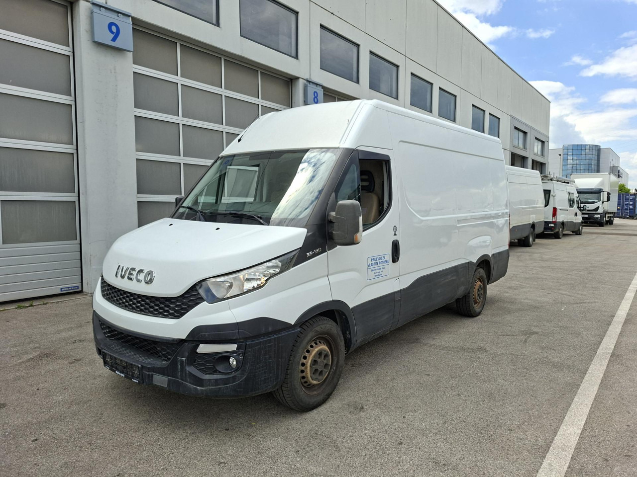 IVECO Daily 35S13V - Mikrobus: obrázok 1 IVECO Daily 35S13V - Mikrobus: obrázok 1