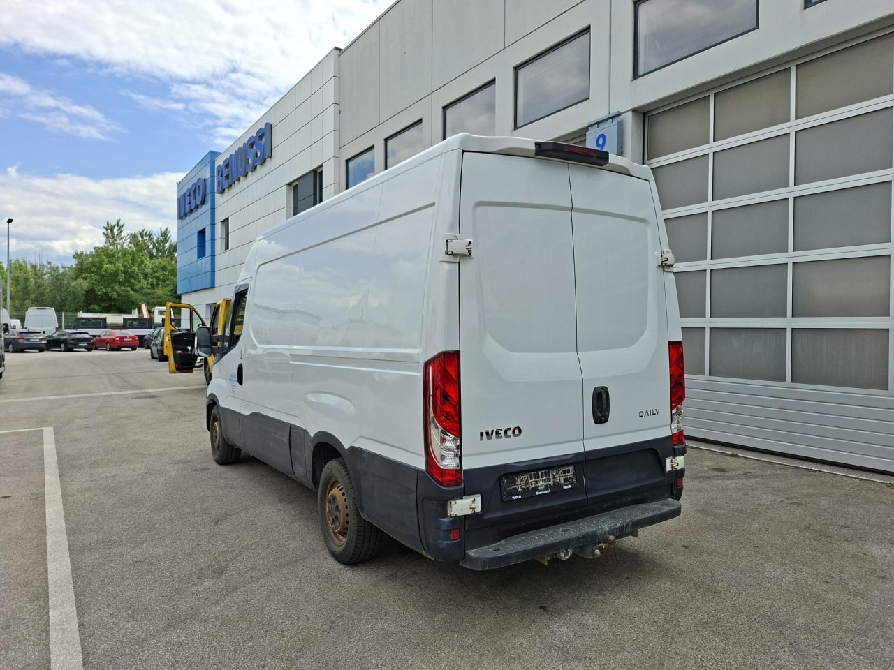 IVECO Daily 35S13V - Mikrobus: obrázok 3 IVECO Daily 35S13V - Mikrobus: obrázok 3