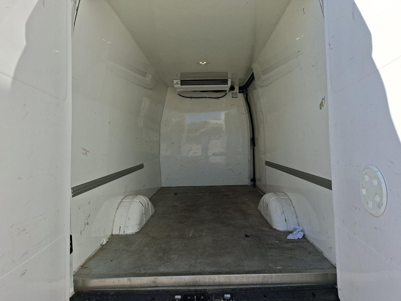 IVECO Daily 35S14V - Chladiarenská dodávka: obrázok 5 IVECO Daily 35S14V - Chladiarenská dodávka: obrázok 5
