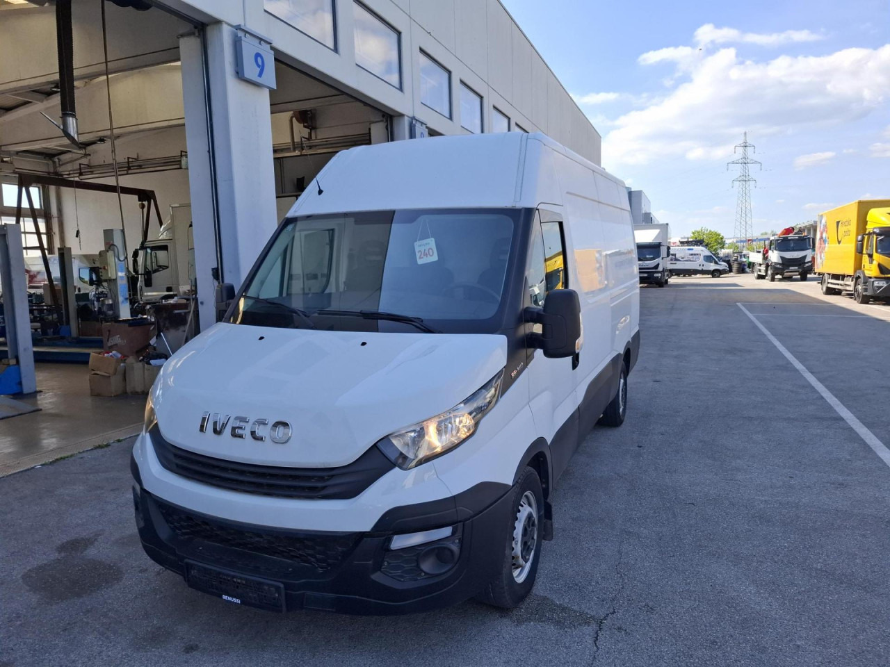 IVECO Daily 35S14V - Mikrobus: obrázok 1 IVECO Daily 35S14V - Mikrobus: obrázok 1