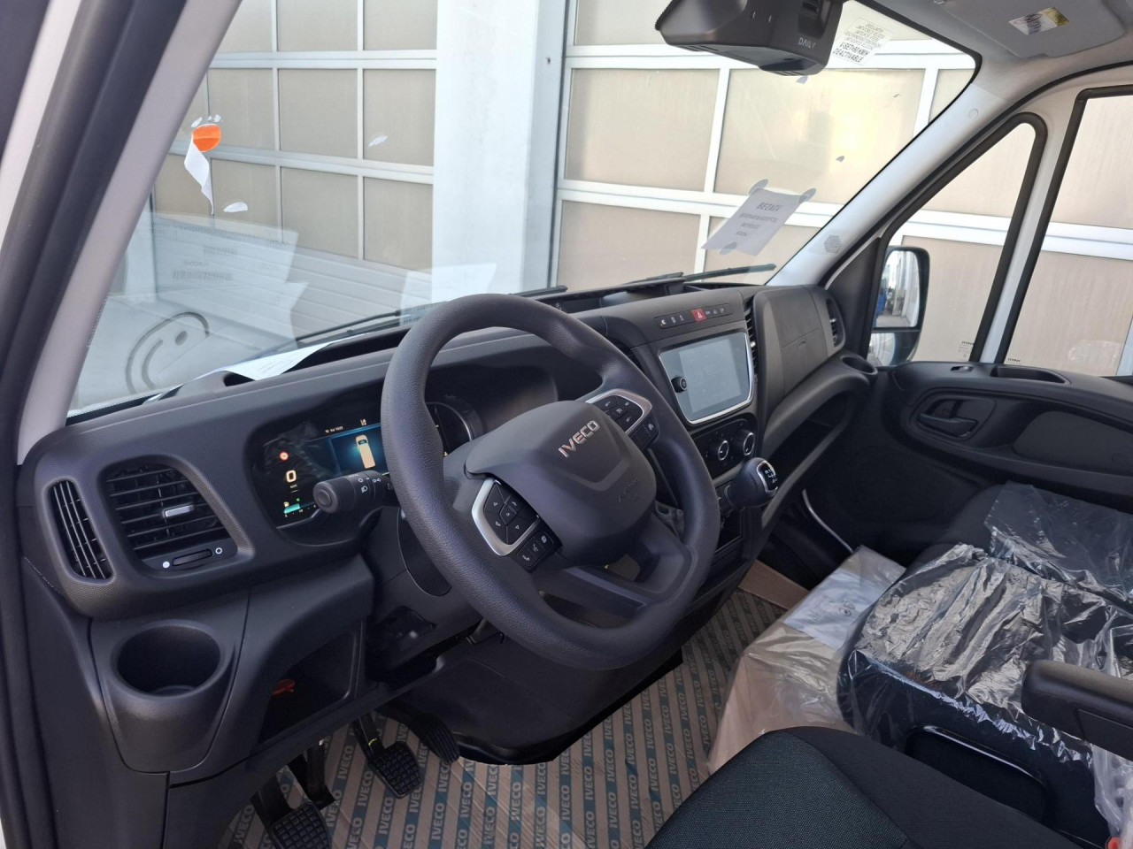 Mikrobus IVECO Daily 35S14V: obrázok 7