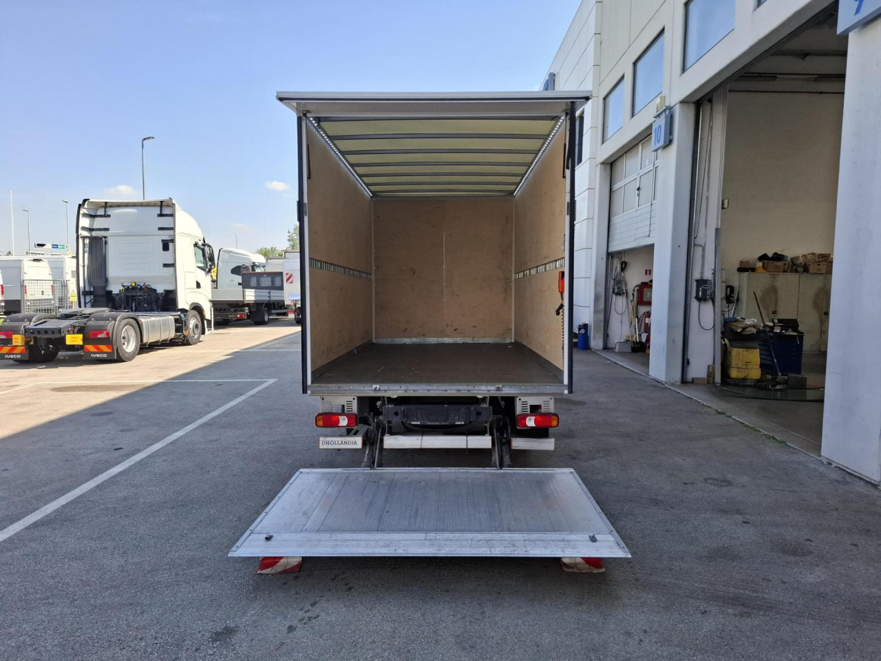 IVECO Daily 35S16 - Furgon: obrázok 5 IVECO Daily 35S16 - Furgon: obrázok 5