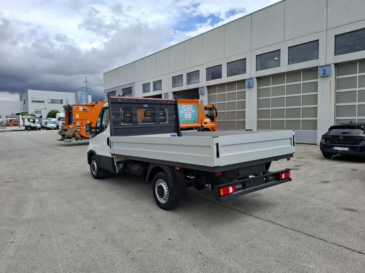 IVECO Daily 35S16 - Furgon: obrázok 3 IVECO Daily 35S16 - Furgon: obrázok 3