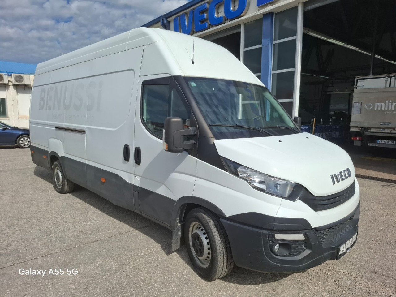 IVECO Daily 35S16V - Mikrobus: obrázok 2 IVECO Daily 35S16V - Mikrobus: obrázok 2