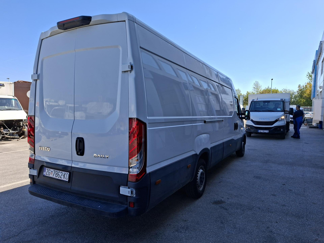 IVECO Daily 35S16V - Mikrobus: obrázok 4 IVECO Daily 35S16V - Mikrobus: obrázok 4