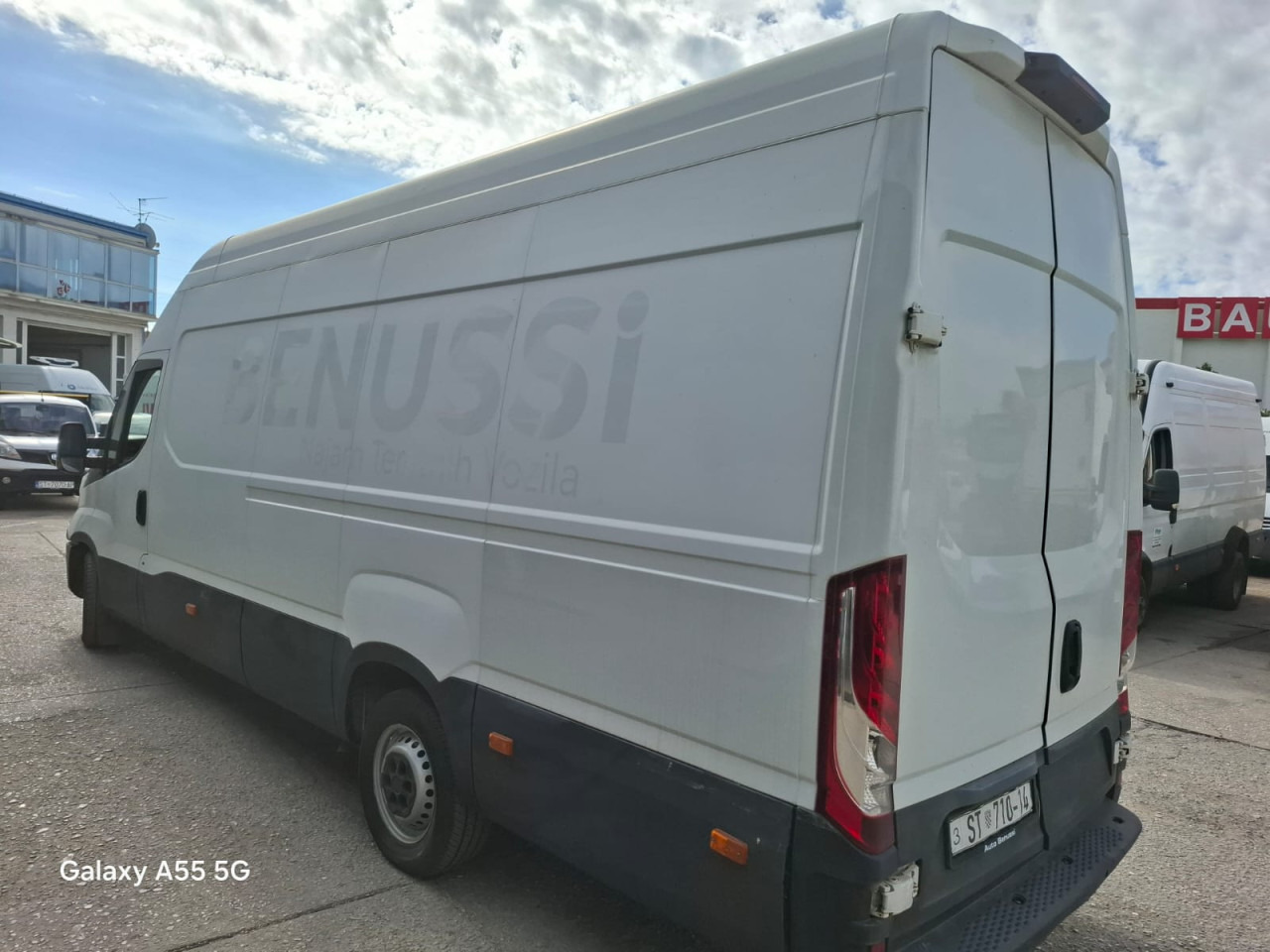 IVECO Daily 35S16V - Mikrobus: obrázok 3 IVECO Daily 35S16V - Mikrobus: obrázok 3
