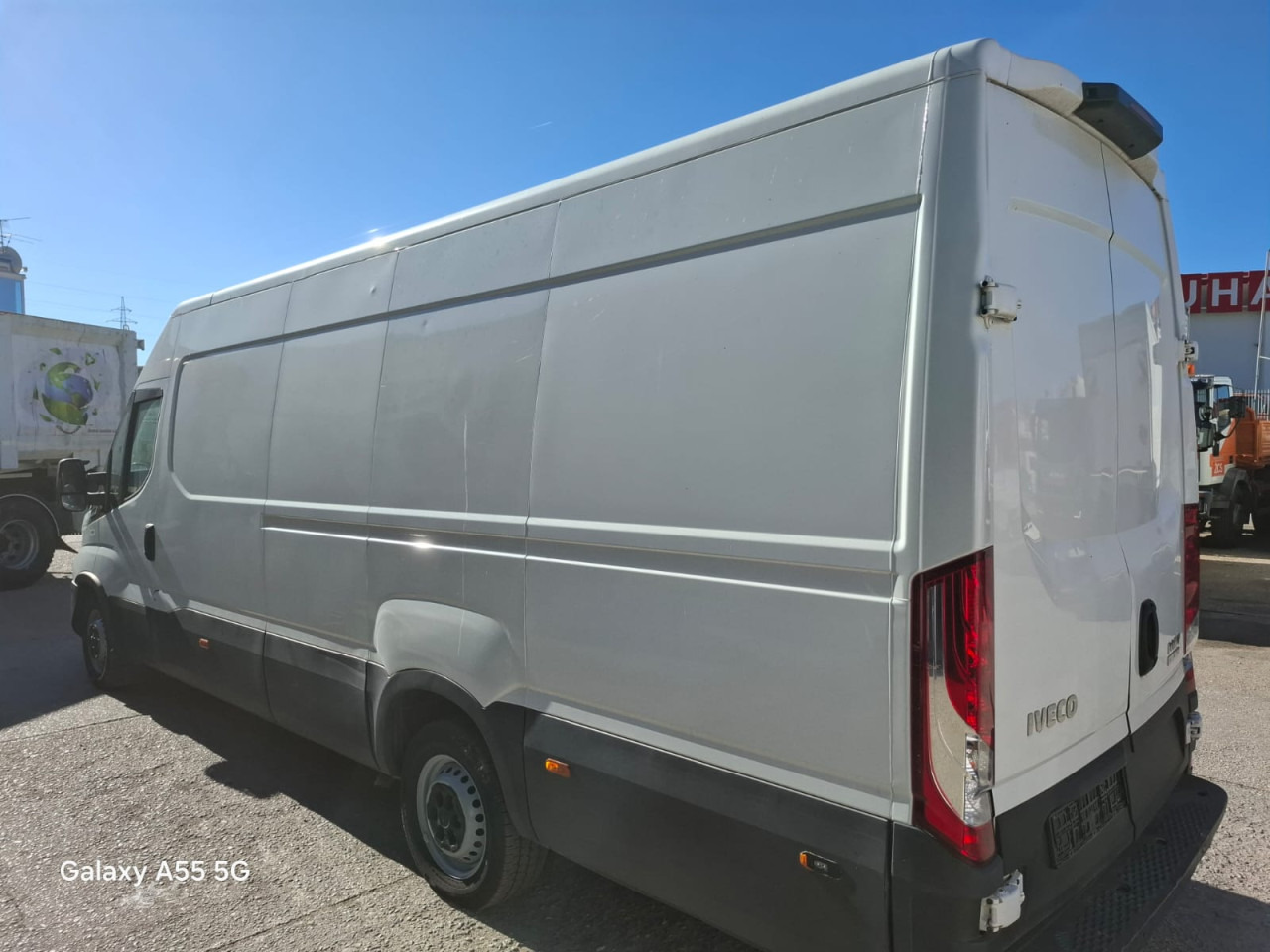 IVECO Daily 35S16V - Mikrobus: obrázok 3 IVECO Daily 35S16V - Mikrobus: obrázok 3
