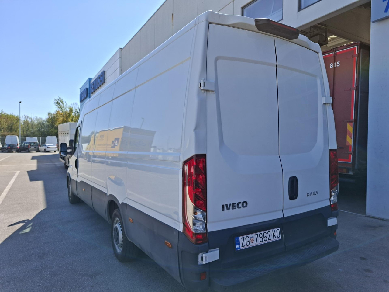 IVECO Daily 35S16V - Mikrobus: obrázok 3 IVECO Daily 35S16V - Mikrobus: obrázok 3