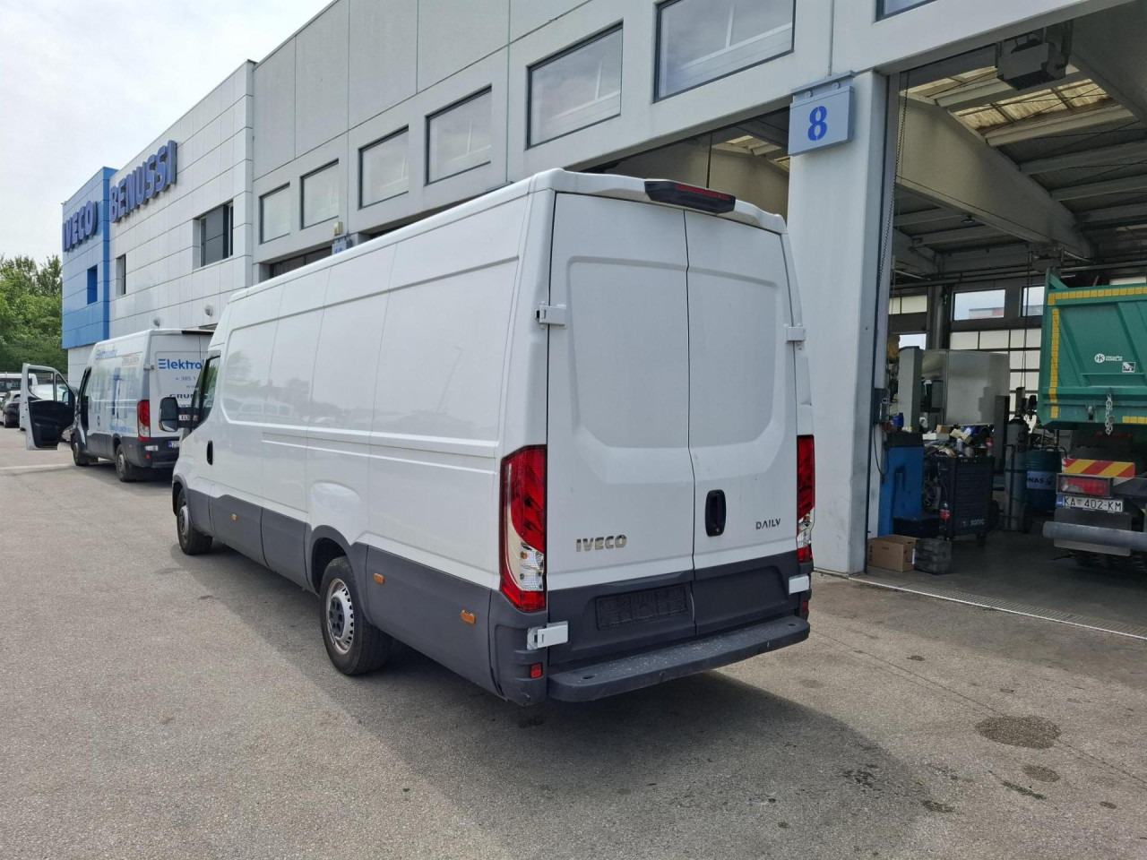 IVECO Daily 35S16V - Mikrobus: obrázok 3 IVECO Daily 35S16V - Mikrobus: obrázok 3