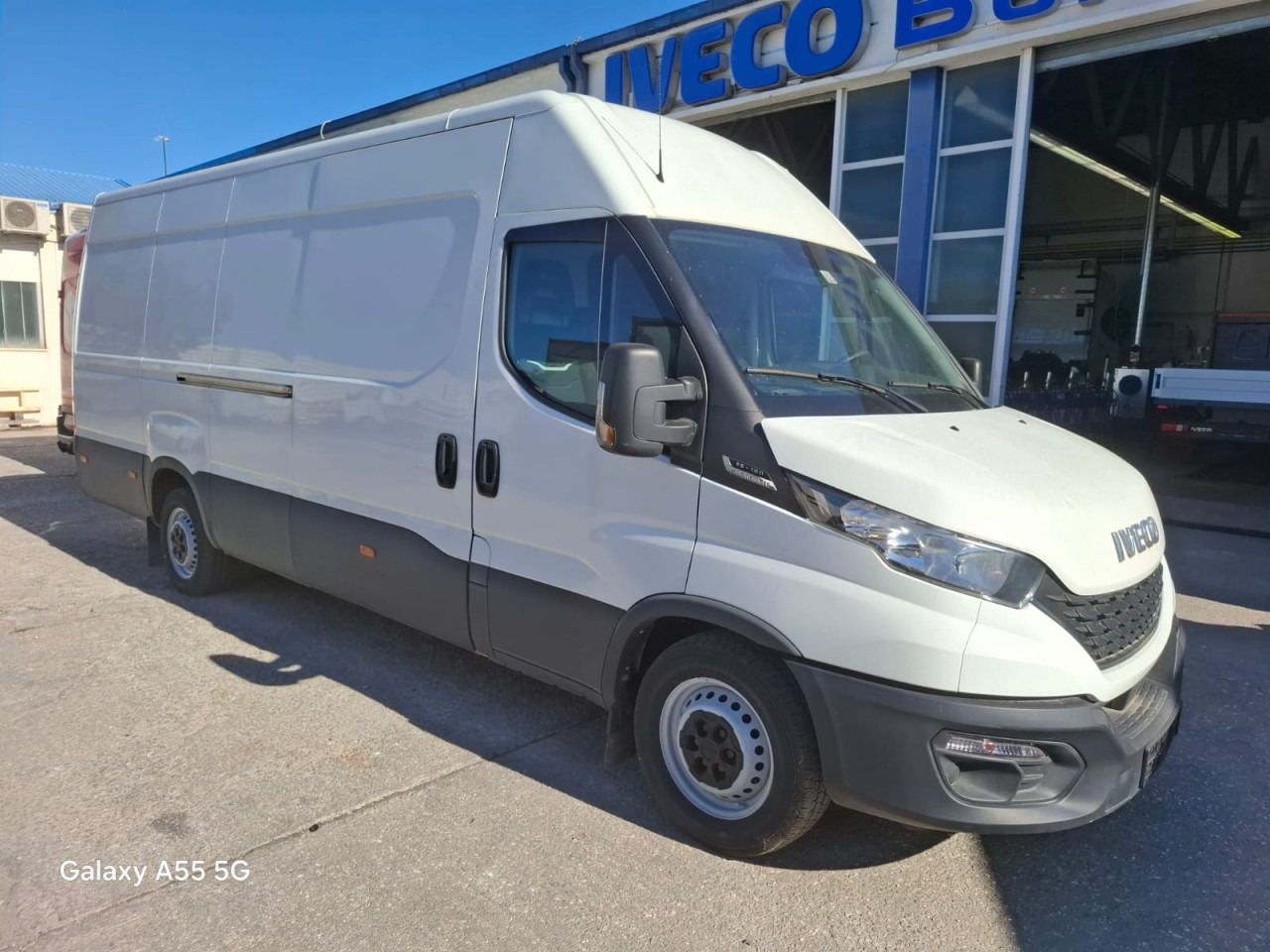 IVECO Daily 35S16V - Mikrobus: obrázok 2 IVECO Daily 35S16V - Mikrobus: obrázok 2
