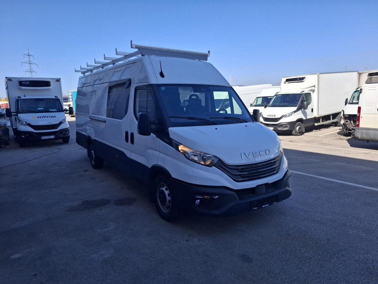 IVECO Daily 35S18H CRV - Mikrobus, Dodávkа s dvojitou kabínou: obrázok 2 IVECO Daily 35S18H CRV - Mikrobus, Dodávkа s dvojitou kabínou: obrázok 2