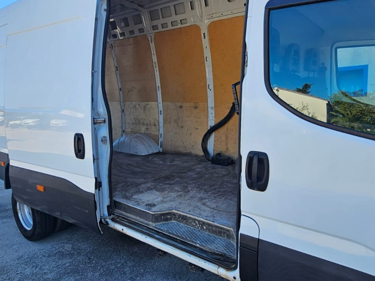IVECO Daily 65C15 - Mikrobus: obrázok 4 IVECO Daily 65C15 - Mikrobus: obrázok 4