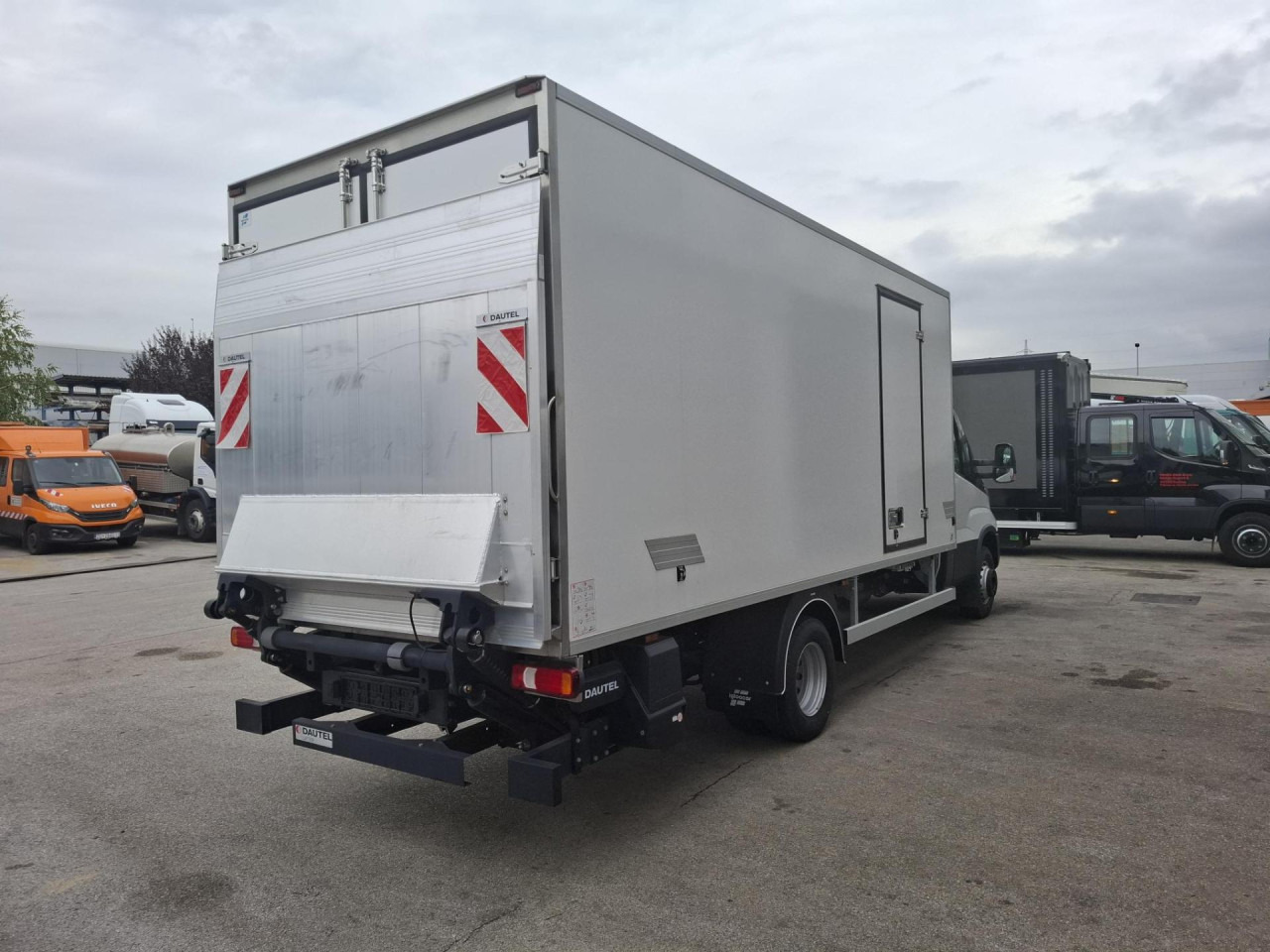 IVECO Daily 70C18H - Chladiarenská dodávka: obrázok 4 IVECO Daily 70C18H - Chladiarenská dodávka: obrázok 4
