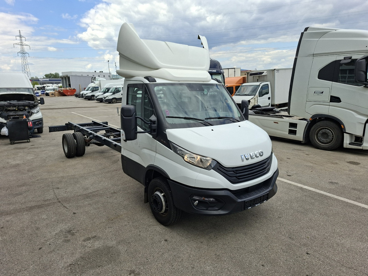 IVECO Daily 70C18H - Podvozek s kabinou: obrázok 2 IVECO Daily 70C18H - Podvozek s kabinou: obrázok 2