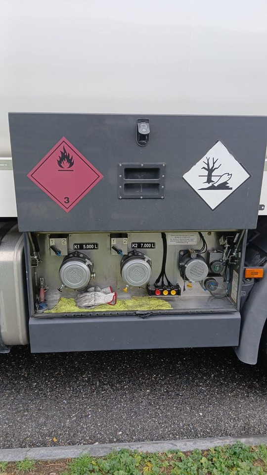 Scania P450 LB 4x2, ADR, Schwarzmueller Anhaenger Fuel - Cisternové vozidlo: obrázok 5 Scania P450 LB 4x2, ADR, Schwarzmueller Anhaenger Fuel - Cisternové vozidlo: obrázok 5