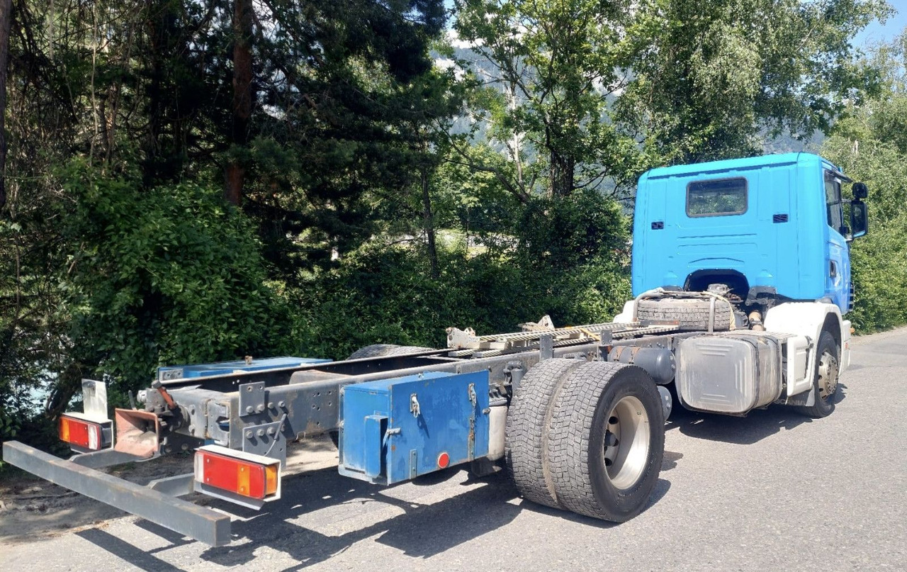 Scania R124LB 420 4x2, Euro 3 - Podvozek s kabinou: obrázok 4 Scania R124LB 420 4x2, Euro 3 - Podvozek s kabinou: obrázok 4