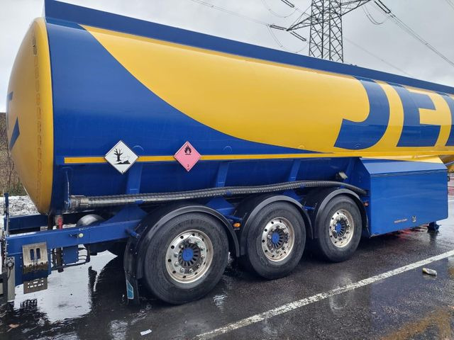 Schwarzmüller Schwingenschlögel,ADR,Diesel/Benzin, 5 Kammern Schwarzmüller Schwingenschlögel,ADR,Diesel/Benzin, 5 Kammern - Cisternový náves: obrázok 3 Schwarzmüller Schwingenschlögel,ADR,Diesel/Benzin, 5 Kammern Schwarzmüller Schwingenschlögel,ADR,Diesel/Benzin, 5 Kammern - Cisternový náves: obrázok 3