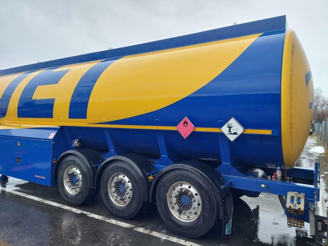 Schwarzmüller Schwingenschlögel,ADR,Diesel/Benzin, 5 Kammern Schwarzmüller Schwingenschlögel,ADR,Diesel/Benzin, 5 Kammern - Cisternový náves: obrázok 2 Schwarzmüller Schwingenschlögel,ADR,Diesel/Benzin, 5 Kammern Schwarzmüller Schwingenschlögel,ADR,Diesel/Benzin, 5 Kammern - Cisternový náves: obrázok 2