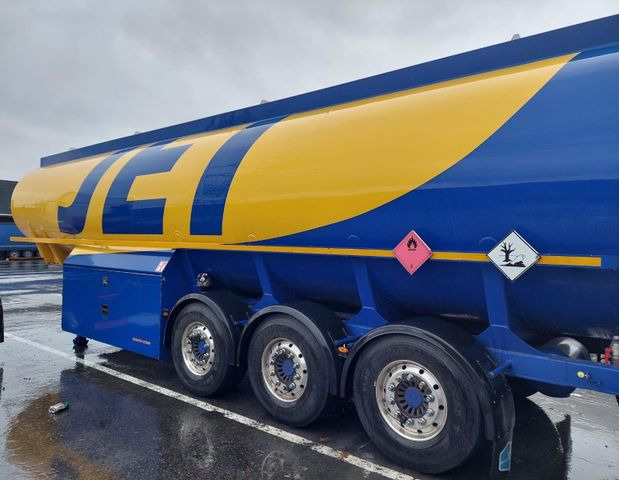 Schwarzmüller Schwingenschlögel,ADR,Diesel/Benzin, 5 Kammern Schwarzmüller Schwingenschlögel,ADR,Diesel/Benzin, 5 Kammern - Cisternový náves: obrázok 1 Schwarzmüller Schwingenschlögel,ADR,Diesel/Benzin, 5 Kammern Schwarzmüller Schwingenschlögel,ADR,Diesel/Benzin, 5 Kammern - Cisternový náves: obrázok 1