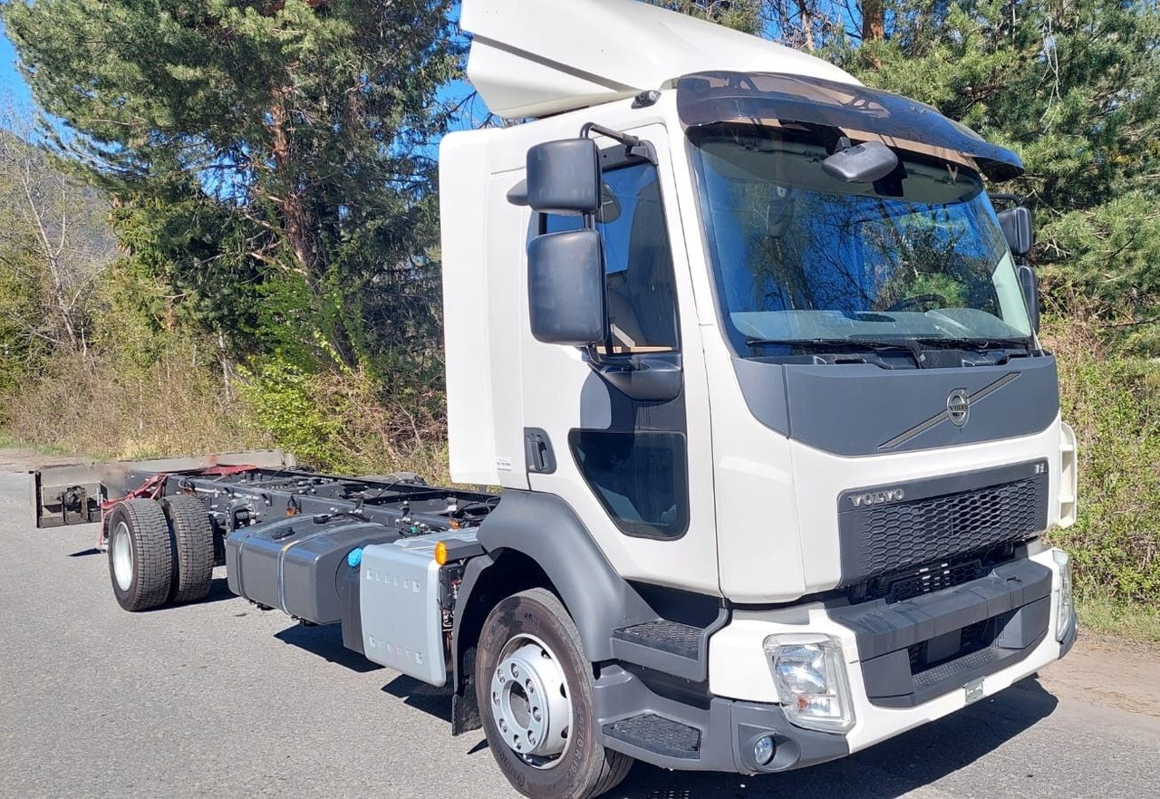 Volvo FL280 4x2, E6, Wohnwagen + 2 Pferdeplaetze Volvo FL280 4x2, E6, 7.40m Chassis, Fahrgestell - Nákladné auto na prepravu koní: obrázok 4 Volvo FL280 4x2, E6, Wohnwagen + 2 Pferdeplaetze Volvo FL280 4x2, E6, 7.40m Chassis, Fahrgestell - Nákladné auto na prepravu koní: obrázok 4