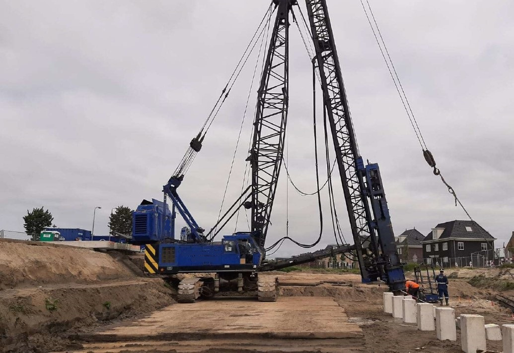 HITACHI KH300-3 PD - Pásový žeriav: obrázok 2 HITACHI KH300-3 PD - Pásový žeriav: obrázok 2