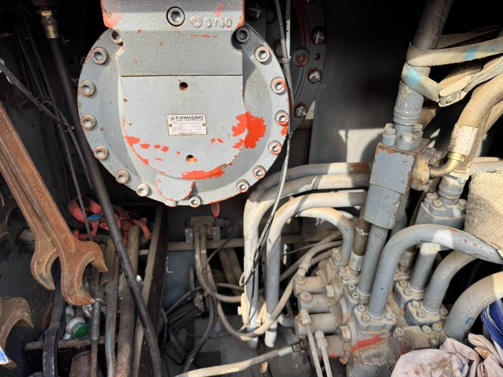 Pásový žeriav Hitachi KH300-3 PD: obrázok 16 Pásový žeriav Hitachi KH300-3 PD: obrázok 16