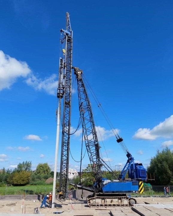 Hitachi KH300-3 PD - Pásový žeriav: obrázok 1 Hitachi KH300-3 PD - Pásový žeriav: obrázok 1