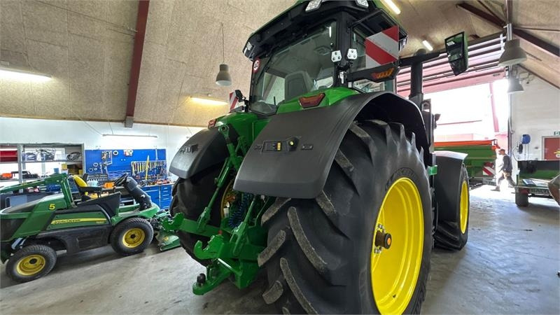 John Deere 8R340 8R340 Ultimate - Traktor: obrázok 4 John Deere 8R340 8R340 Ultimate - Traktor: obrázok 4