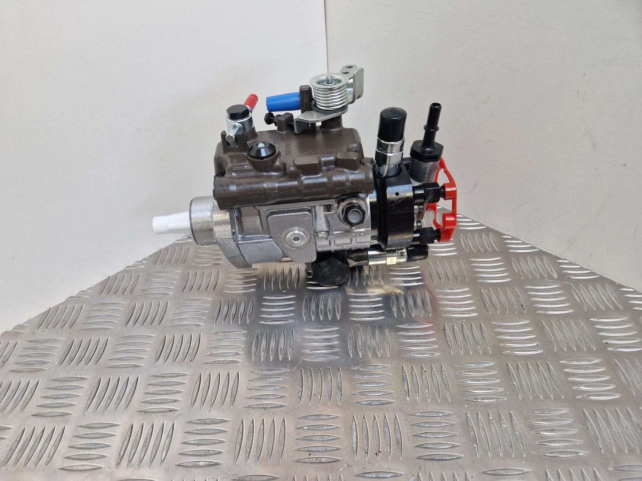 320/06933 12V injection pump 9520A512G Delphi - Motor a diely pre Stavebné stroje: obrázok 1 320/06933 12V injection pump 9520A512G Delphi - Motor a diely pre Stavebné stroje: obrázok 1
