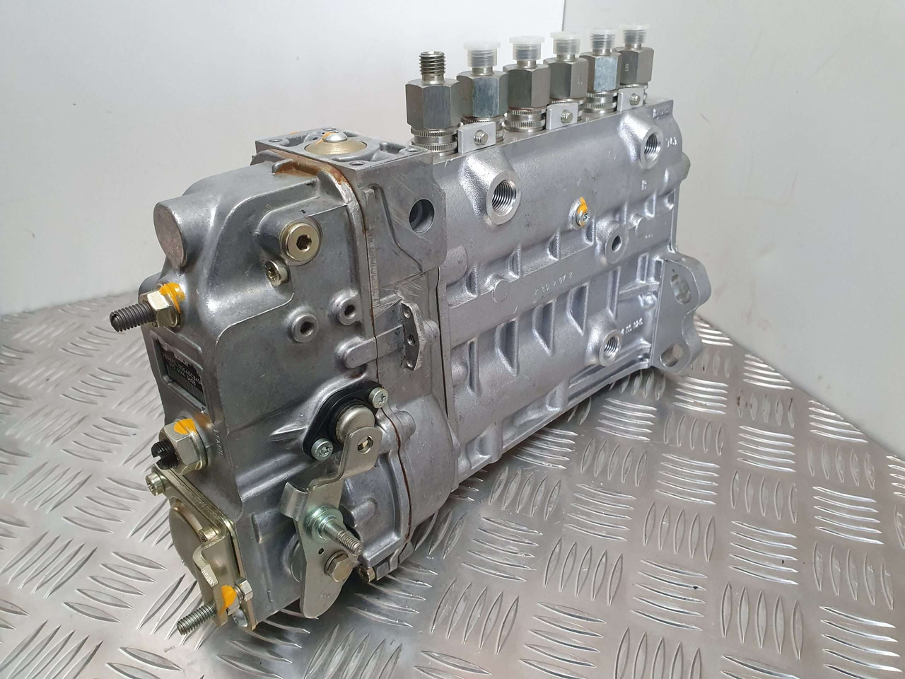 Cummins 6BT injection pump 17/913900 3830160 - Motor a diely pre Stavebné stroje: obrázok 3 Cummins 6BT injection pump 17/913900 3830160 - Motor a diely pre Stavebné stroje: obrázok 3